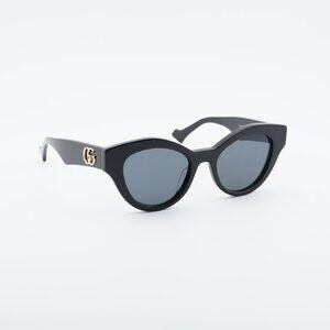Gucci GG0957S 002 Sunglasses Black Cat Eye Frame, Grey Lenses